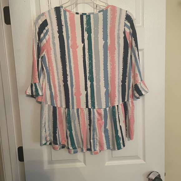 Ladies size Medium babydoll style shirt - Picture 6 of 6